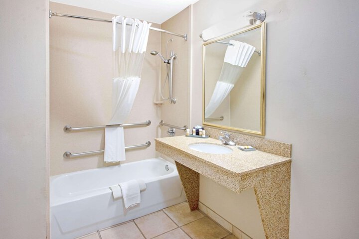 Room 20 of 57