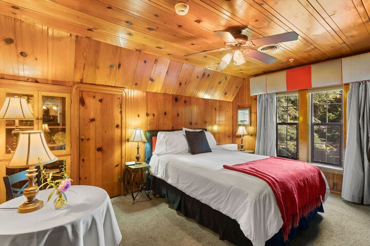 Room 44 of 69