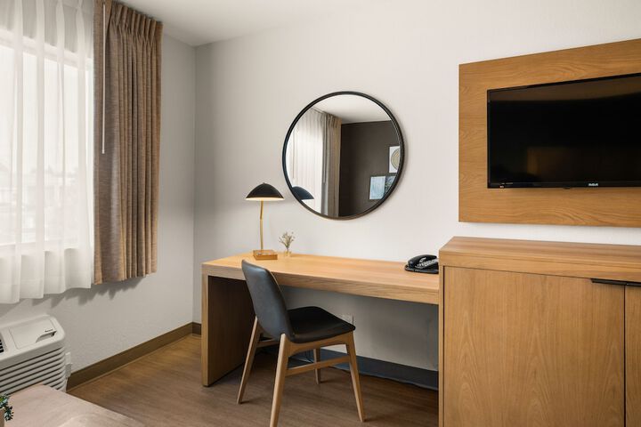 Room 9 of 60