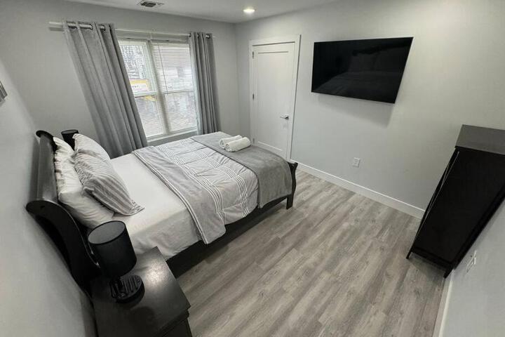 The Elegant Suite - 2BR with Great Amenities