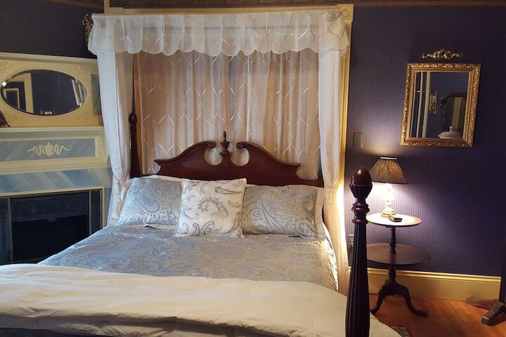 Room 28 of 51