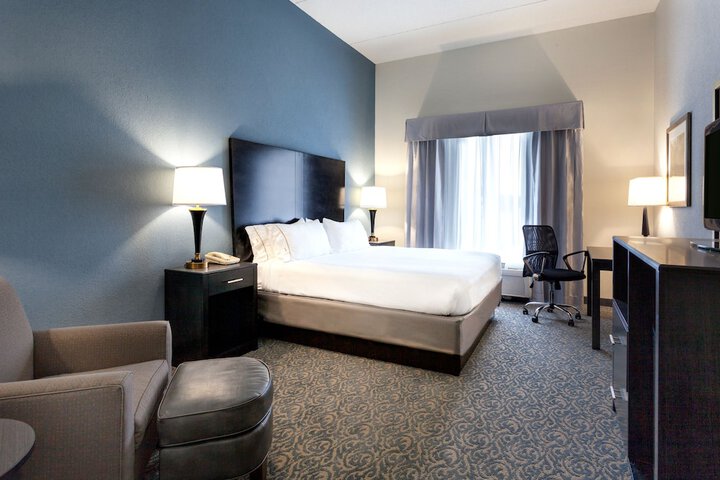 Room 11 of 26