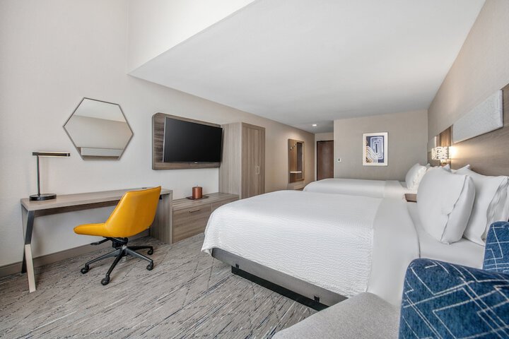 Room 27 of 40