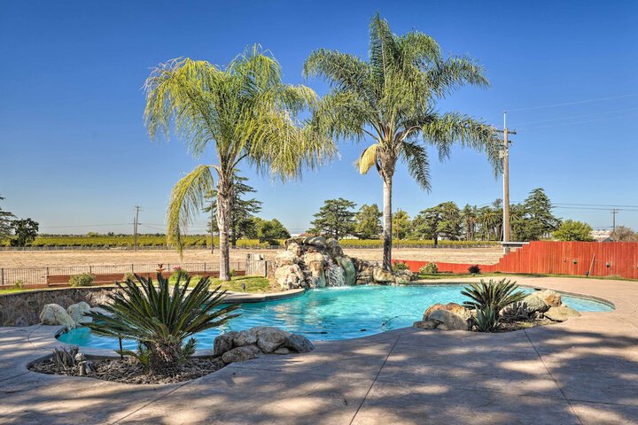 Near Wineries: Elk Grove Getaway w / Saltwater Pool