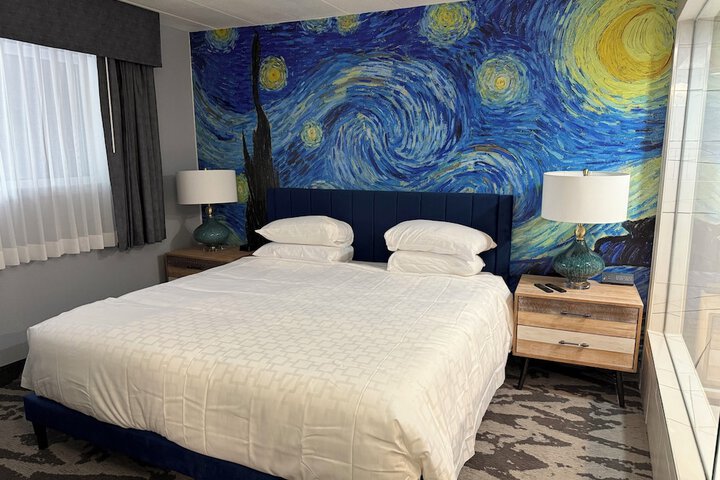 Lighthouse Inn & Suites
