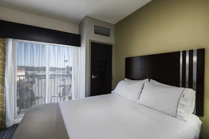 Room 19 of 40