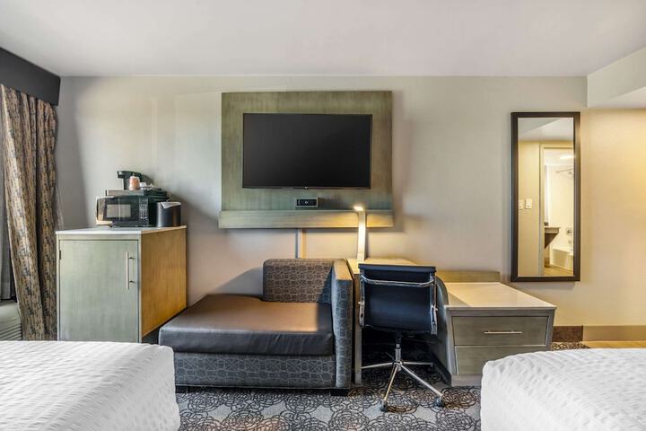 Room 49 of 80