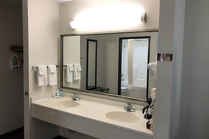 Room 5 of 25