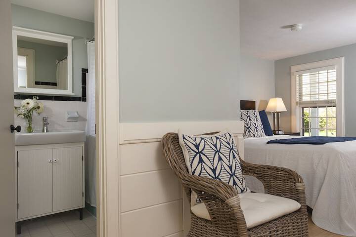 Chatham Seafarer Inn