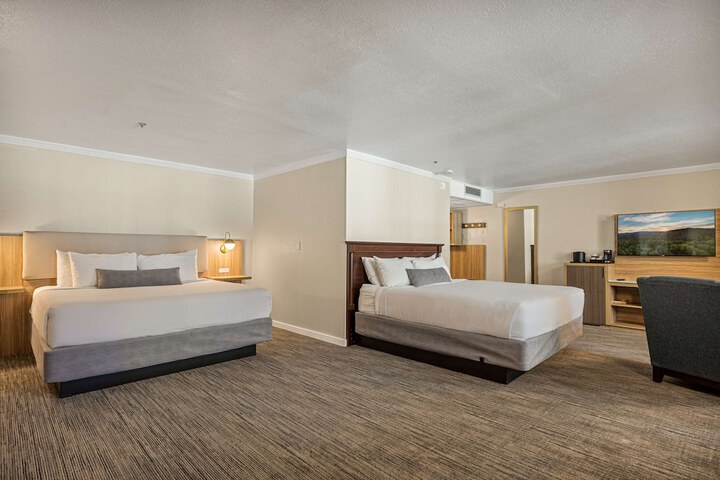 Chateau Big Bear Boutique Hotel BW Signature Collection
