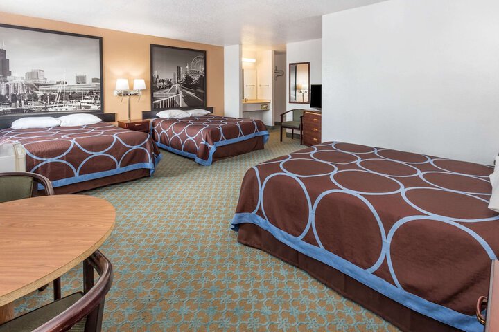 Room 10 of 13