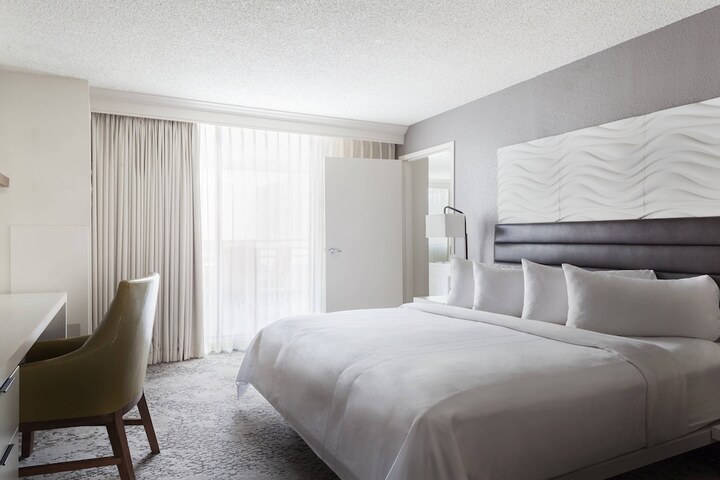 Room 21 of 39