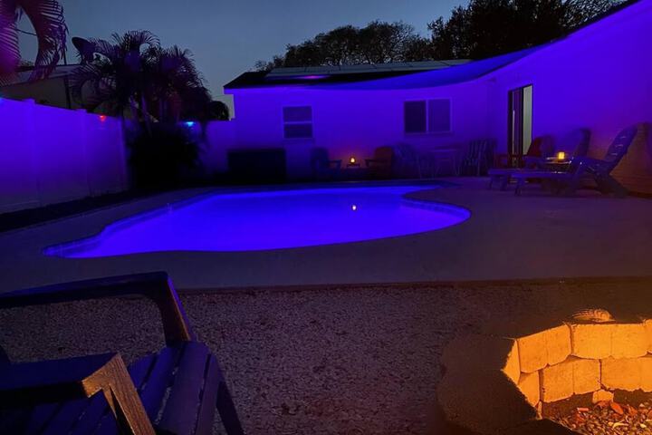 Heated Pool Close to St. Pete Tampa Pet Friendly