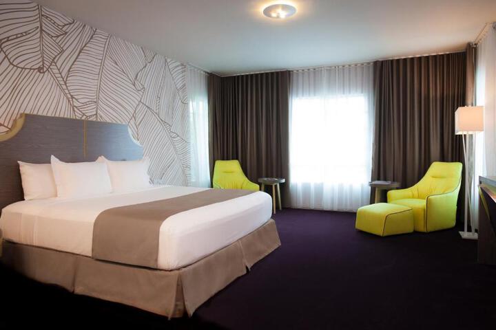 L Hotel