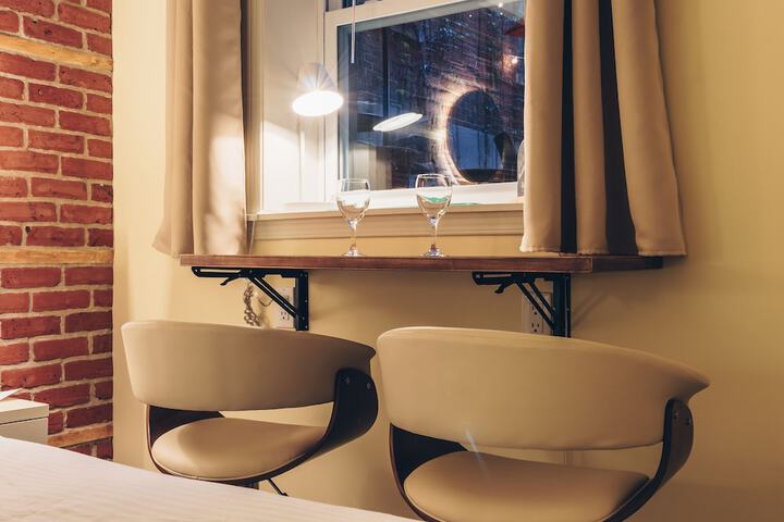 Room 47 of 102
