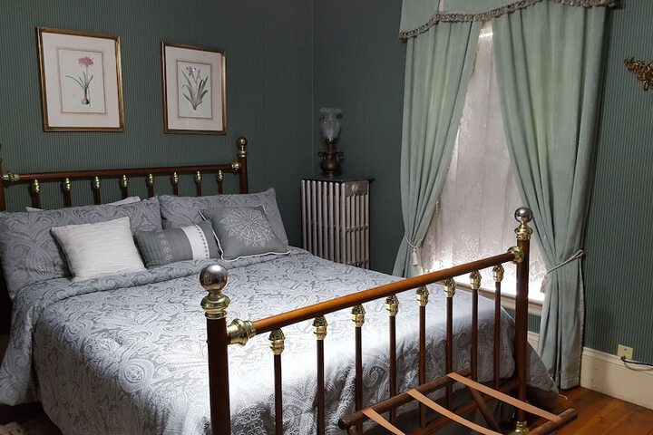 Room 12 of 51