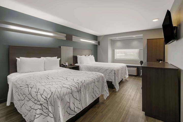 Room 17 of 34