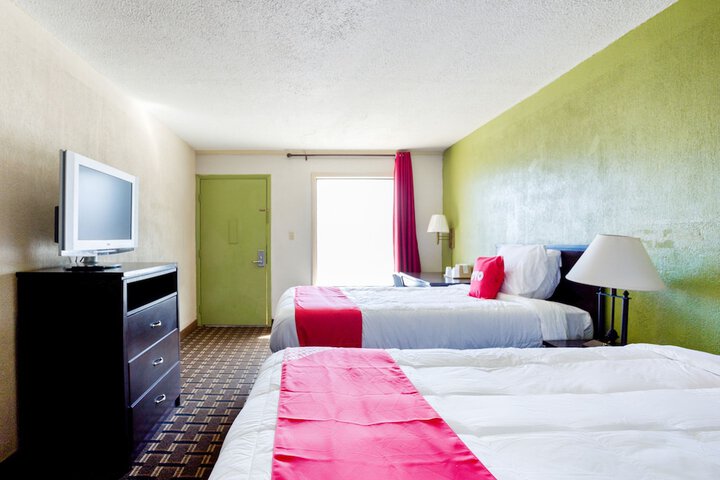 Room 11 of 24