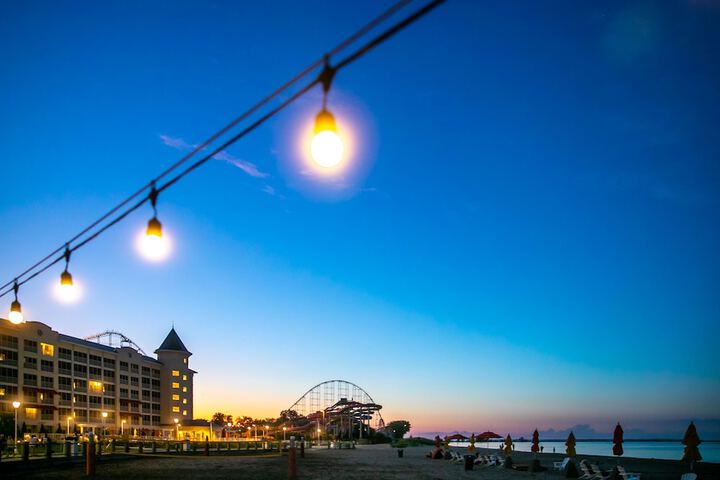 Cedar Points Hotel Breakers