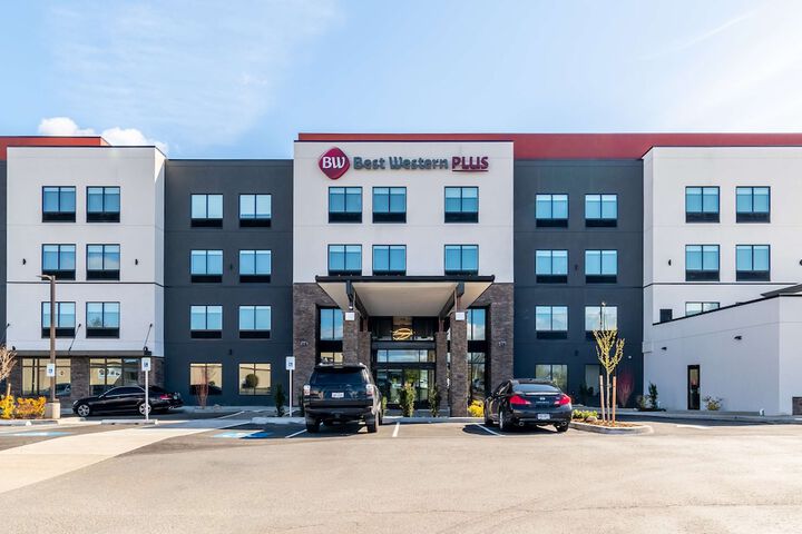 Hotel 2 of 33