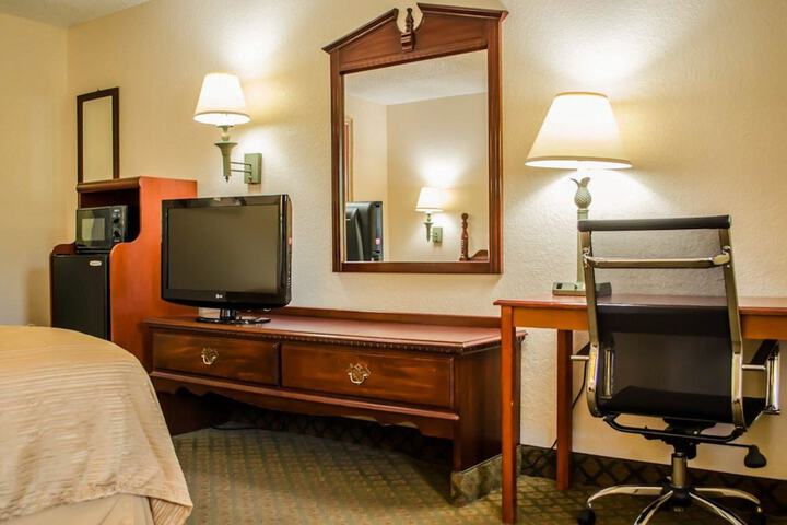 Room 27 of 39