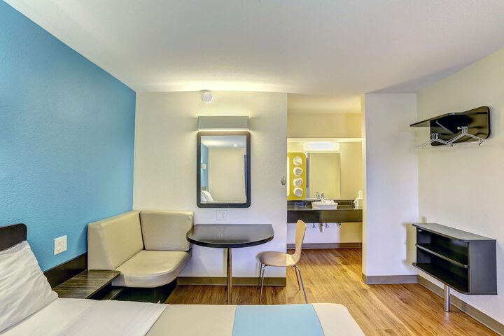 Room 14 of 42