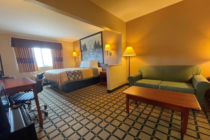 Room 18 of 27