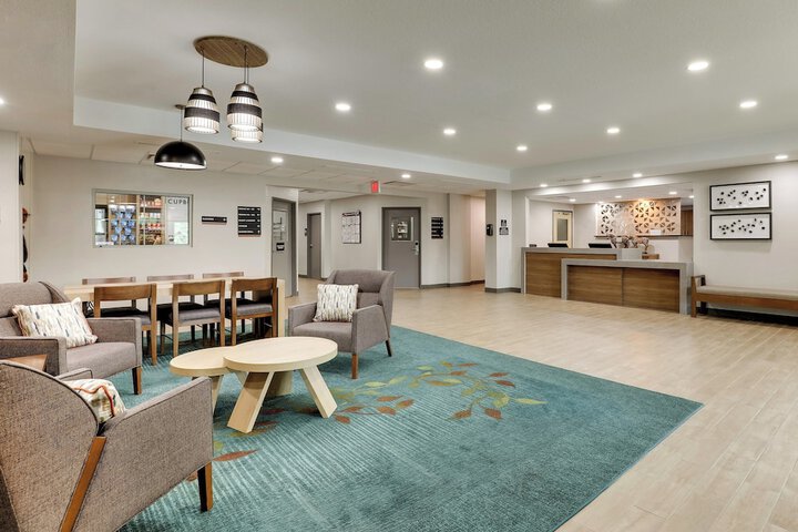 Hotel 4 of 58