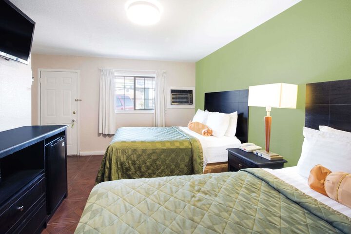 Room 14 of 17