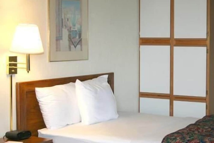 Ridge Crest Hotel