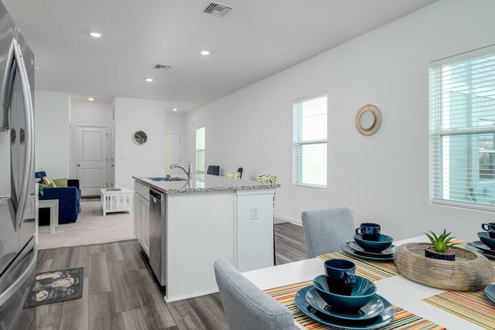 Cozy Comfy Cool 3bed 2ba Brand New Home