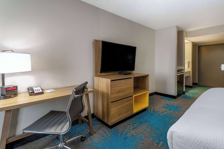 Room 36 of 43