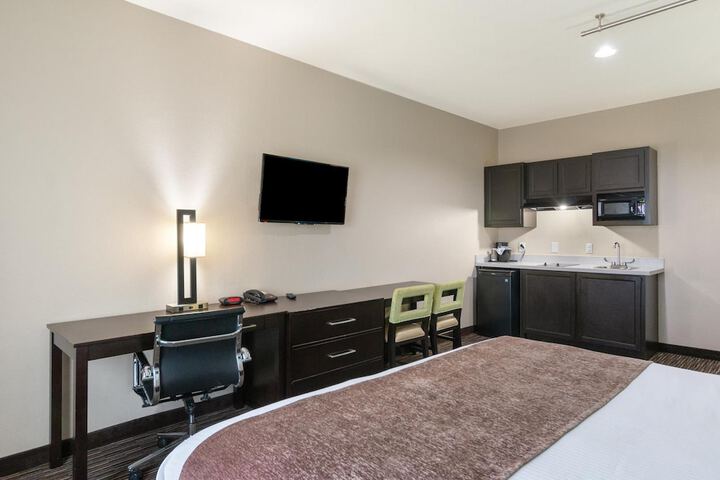 Room 25 of 38
