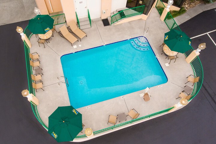 Pool 14 of 91