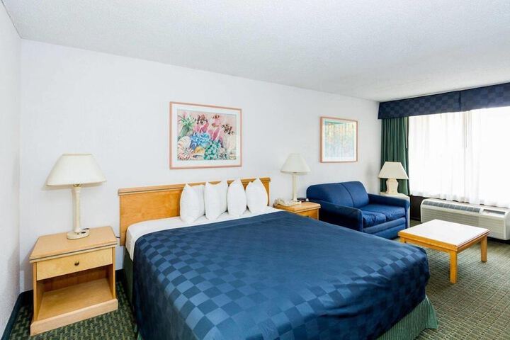 Room 27 of 45