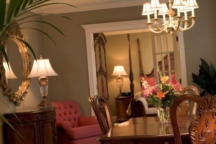 Room 33 of 61