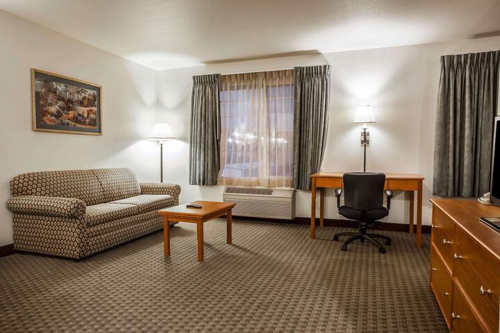 Room 27 of 37