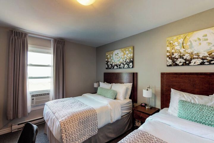 Room 10 of 25