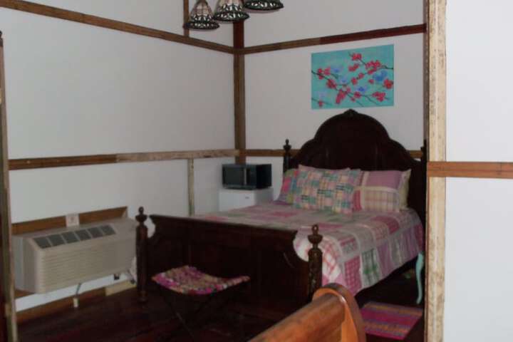 Room 12 of 80