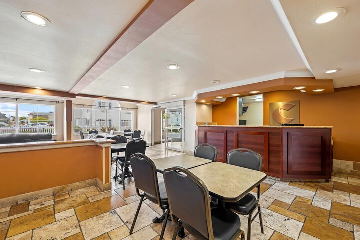 Comfort Inn & Suites Salinas City Center Area