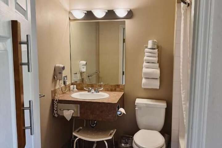 Super 8 by Wyndham Castlegar BC