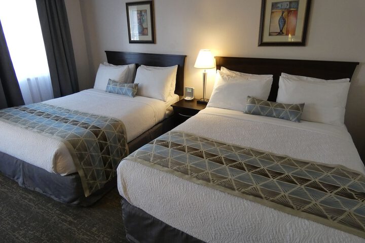 Room 34 of 40