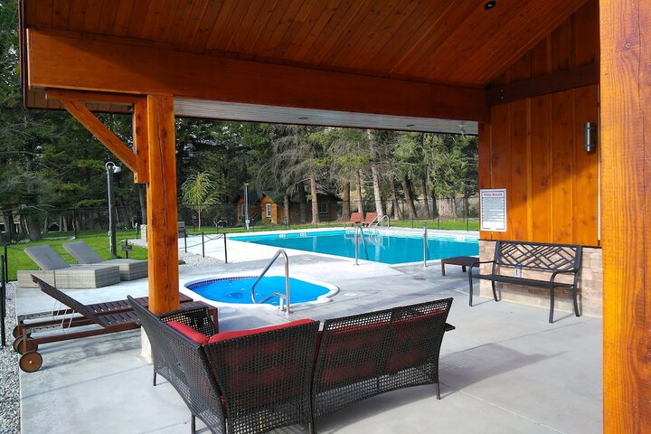 Pool 4 of 33
