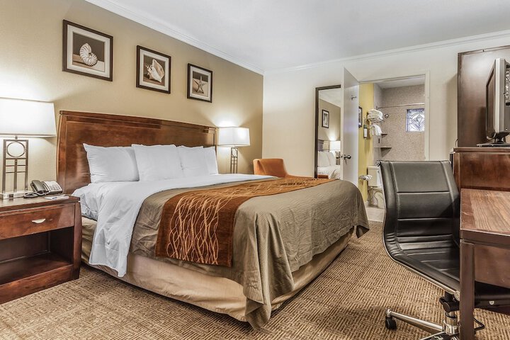 Room 34 of 65