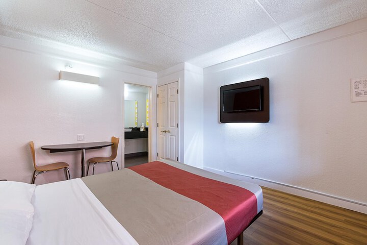 Room 26 of 52