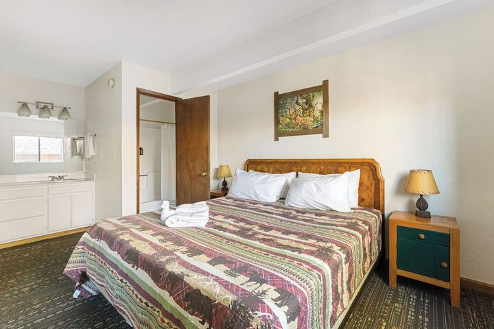 Room 28 of 61