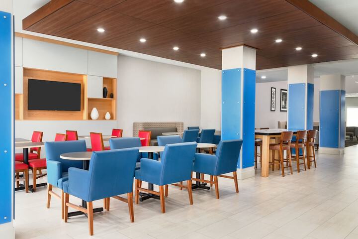 Holiday Inn Express Inn & Suites Searcy by IHG