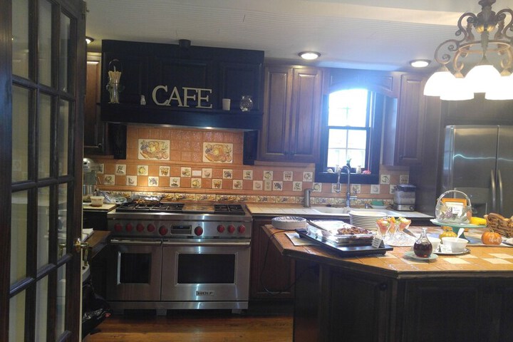 Island Guest House B & B