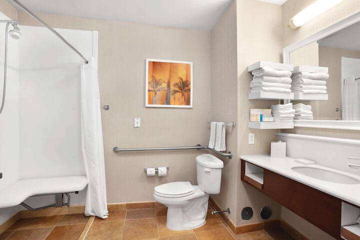 Room 15 of 33