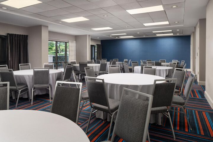 Hampton Inn & Suites Concord / Charlotte